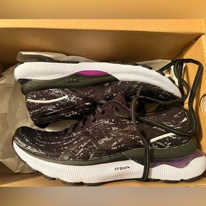 ASICS Gel Numbis 24 NWT SNEAKERS